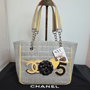 Chanel 2005 Ltd edition Vintage No.5 Camellia Tote extremely rare excellent cond